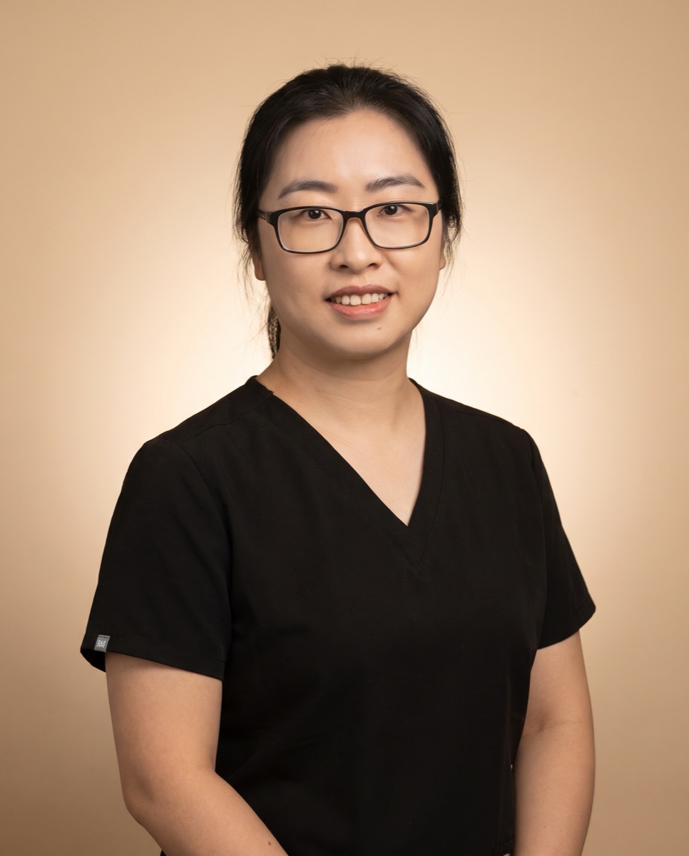 Jennet, dental assistant